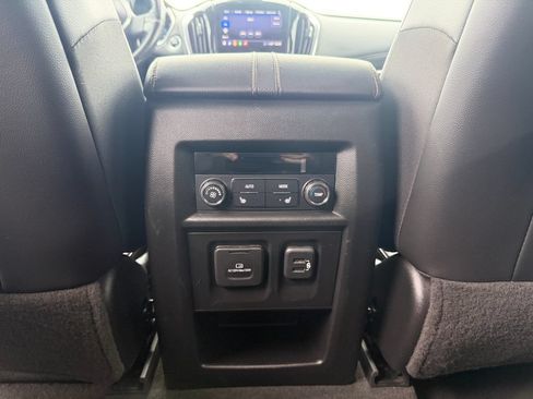 Used 2020 Chevrolet Traverse Premier AWD/4WD image 39