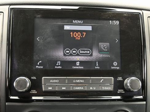 Used 2023 Nissan Titan SV image 21