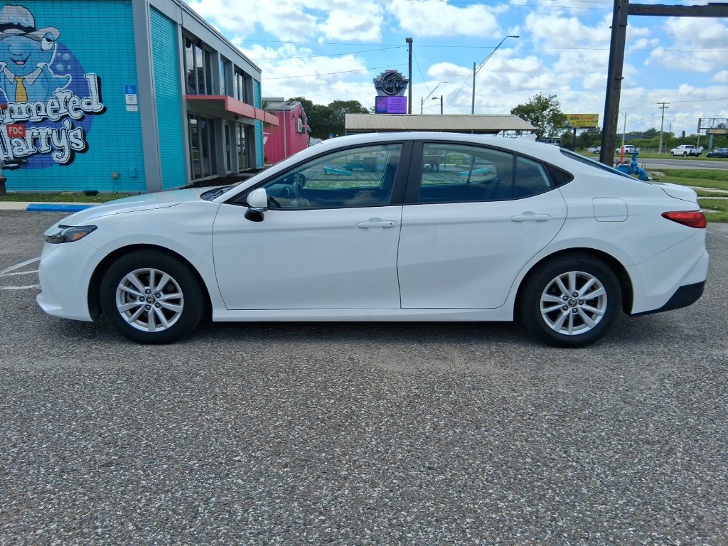 Used 2025 Toyota Camry LE FWD image 6