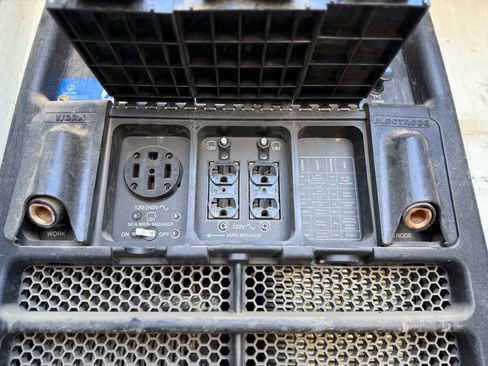 Used 2016 Ford F550 2WD Regular Cab Super Duty image 18