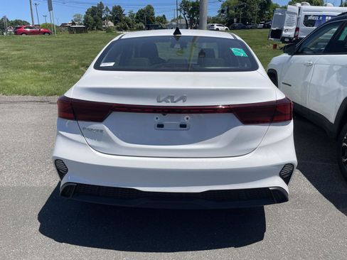Used 2023 Kia Forte LXS FWD image 5