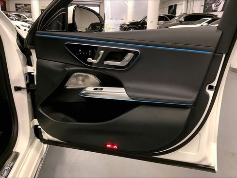 Used 2025 Mercedes-Benz E 350 Sedan image 21