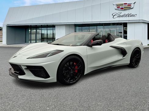 Used 2022 Chevrolet Corvette Stingray Preferred Conv w/ Z51 Performance Package RWD image 3