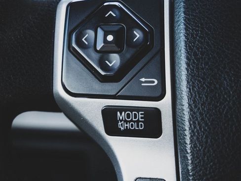 Used 2014 Toyota Tundra SR5 image 9