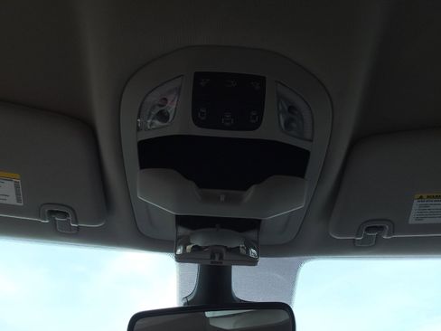 Used 2024 Chrysler Pacifica Touring-L image 30