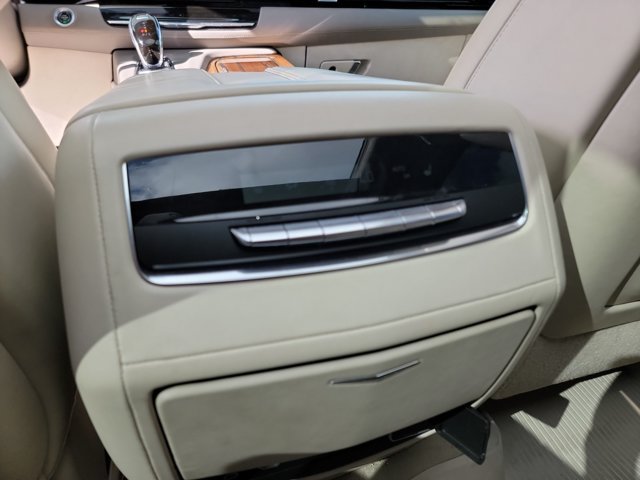 Used 2021 Cadillac Escalade ESV Premium Luxury Platinum RWD image 19