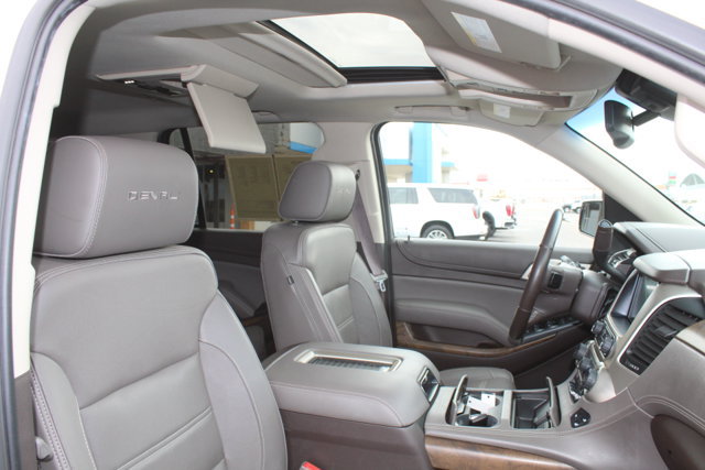 Used 2018 GMC Yukon Denali w/ Denali Ultimate Package AWD/4WD image 16