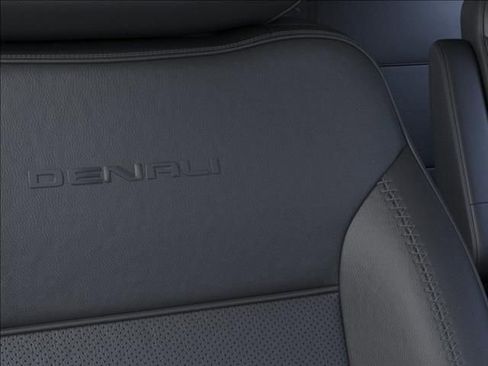 New 2026 GMC Yukon Denali w/ Denali Reserve Package AWD/4WD image 21