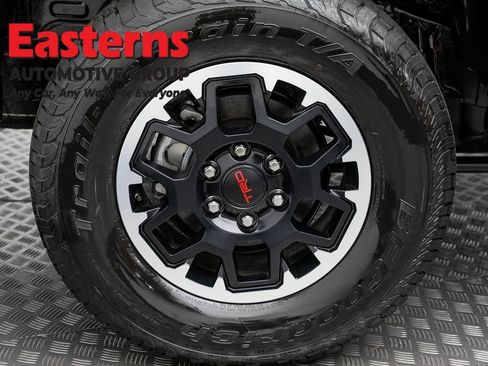 Used 2025 Toyota Tacoma TRD Off-Road AWD/4WD image 28