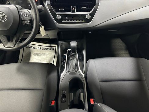 Used 2025 Toyota Corolla LE image 37