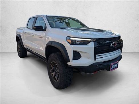 Used 2023 Chevrolet Colorado ZR2 w/ ZR2 Convenience Package III AWD/4WD image 3