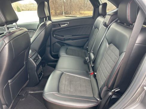 Used 2023 Ford Edge ST-Line image 15