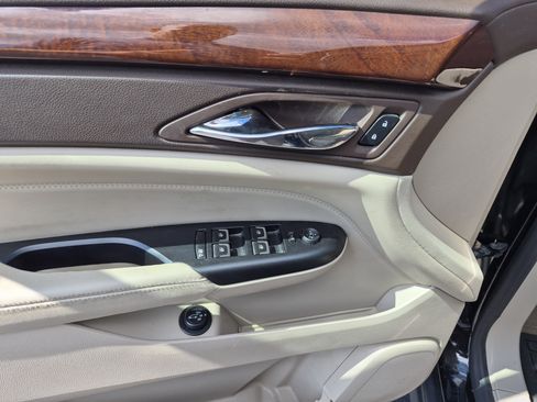 Used 2015 Cadillac SRX Luxury w/ Driver Awareness Package AWD/4WD image 17