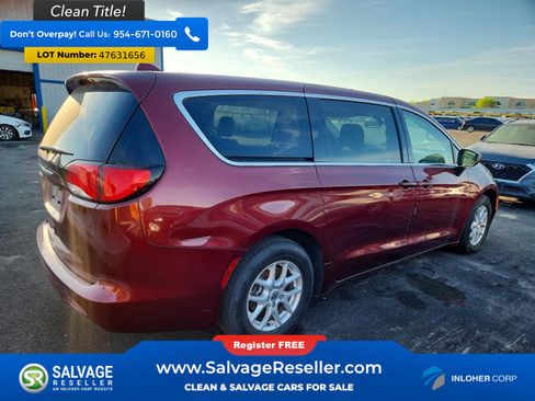 Used 2020 Chrysler Voyager LX image 4