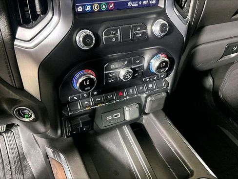 Used 2022 GMC Sierra 1500 SLT w/ SLT Premium Plus Package AWD/4WD image 25