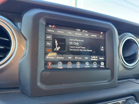 Used 2019 Jeep Wrangler Unlimited Sahara w/ LED Lighting Group image 19