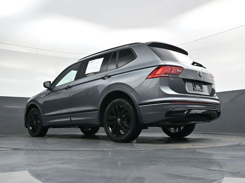 Used 2022 Volkswagen Tiguan SE R-Line image 36