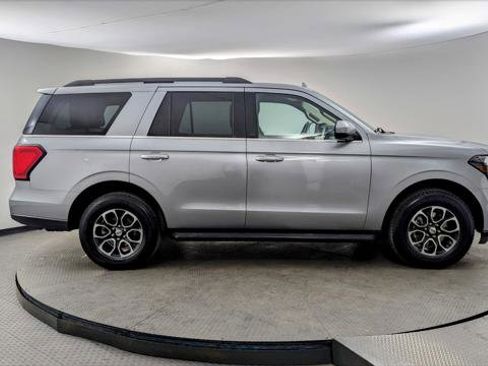 Used 2024 Ford Expedition XLT image 9