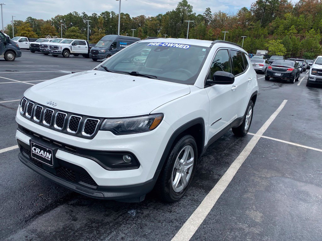 Used 2024 Jeep Compass Latitude AWD/4WD image 3