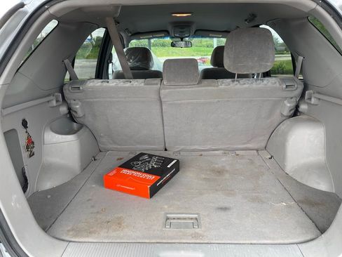 Used 2008 Kia Sorento LX image 11