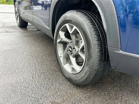 Used 2024 Chevrolet Trax LT w/ Driver Confidence Package image 31