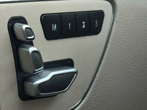 Used 2014 Mercedes-Benz E 350 Sedan image 28