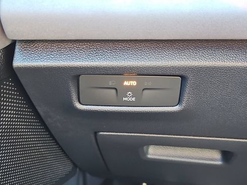 Certified 2026 Volkswagen Tiguan SE R-Line AWD/4WD image 18