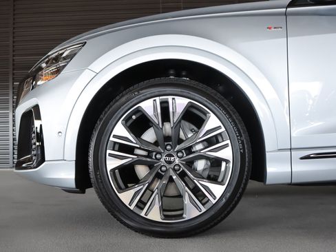 New 2026 Audi Q8 Premium Plus AWD/4WD image 4