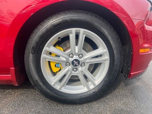 Used 2013 Ford Mustang Coupe image 29