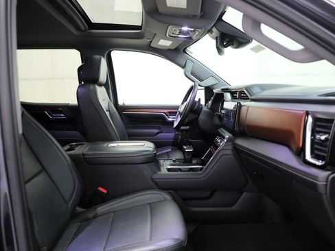 Used 2022 GMC Sierra 1500 Denali AWD/4WD image 9