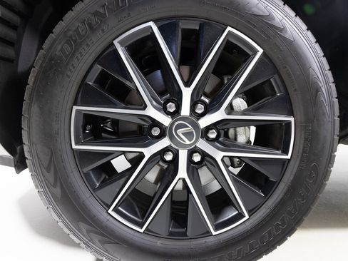 Used 2024 Lexus GX 550 image 12