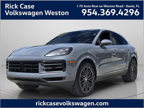 Used 2024 Porsche Cayenne Coupe AWD/4WD image 1