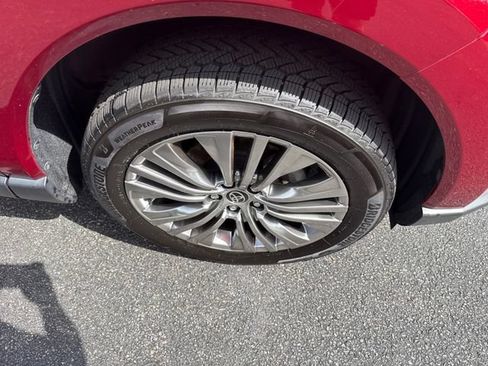 Used 2023 Toyota Venza XLE w/ Activity Package (TMS) AWD/4WD image 15