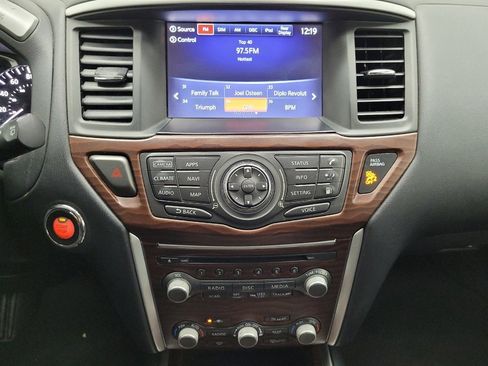 Used 2019 Nissan Pathfinder Platinum image 25