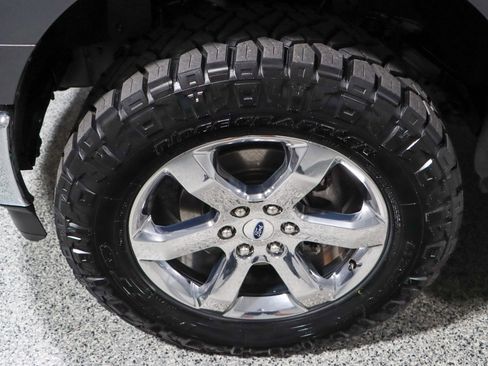 Used 2021 Ford F150 Lariat image 12