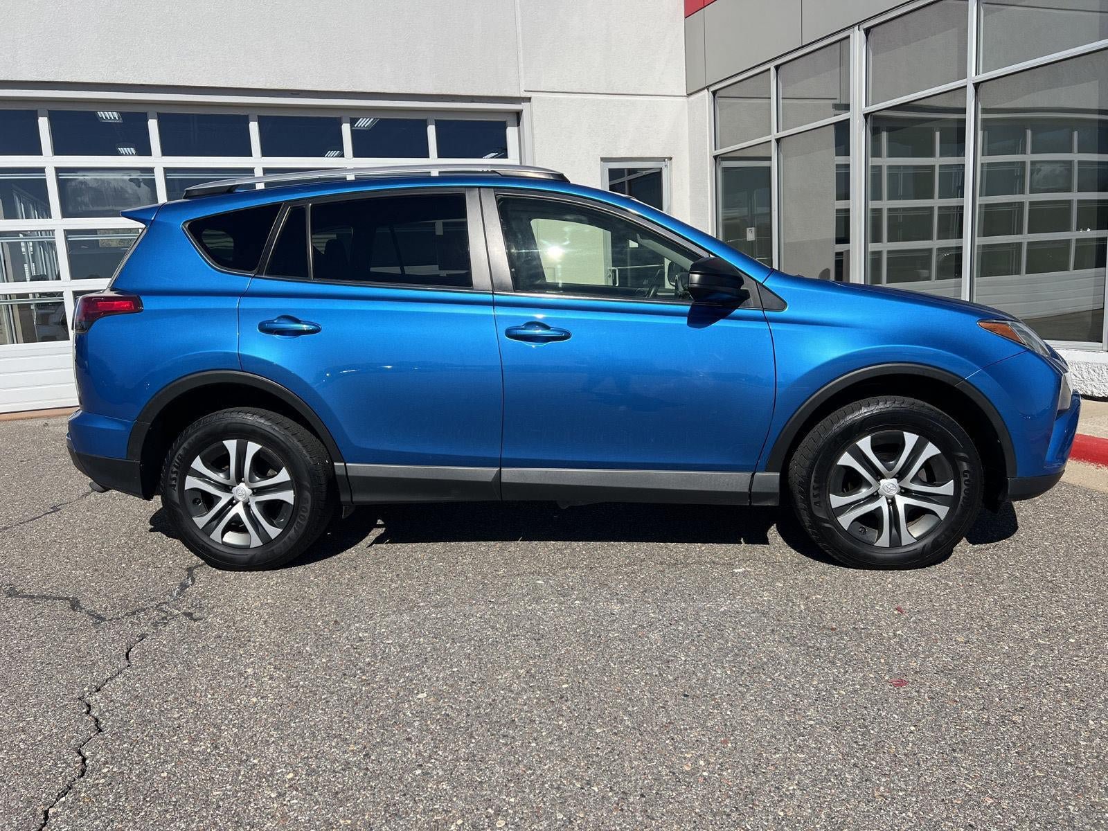 Used 2016 Toyota RAV4 LE AWD/4WD image 25