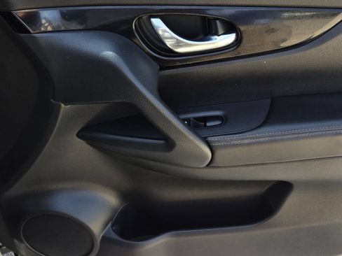 Certified 2022 Nissan Rogue Sport SV FWD image 8
