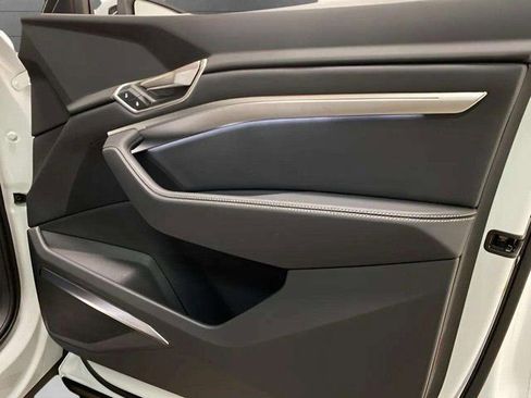 Used 2024 Audi Q8 e-tron Premium Plus w/ Premium Plus Package image 82