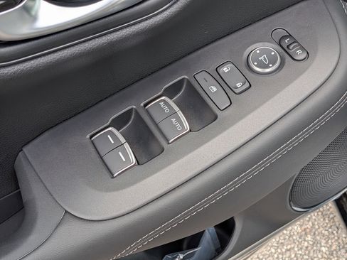 New 2026 Honda HR-V EX-L image 13