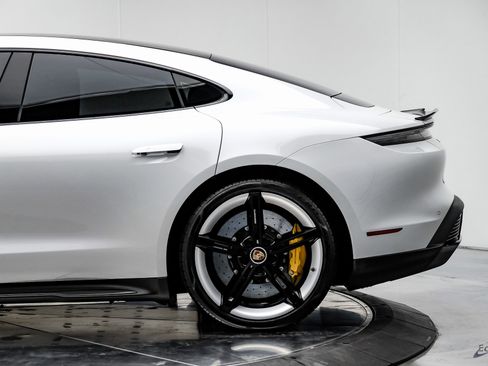 Used 2020 Porsche Taycan Turbo S image 7