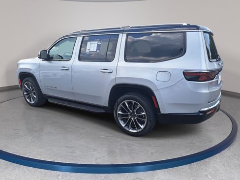 Used 2024 Jeep Wagoneer Series II w/ Premium Group I AWD/4WD image 7
