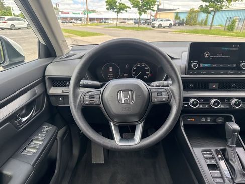 Used 2024 Honda CR-V EX image 21
