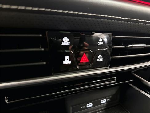Certified 2026 Volkswagen Atlas SEL AWD/4WD image 18