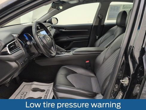 Used 2018 Toyota Camry SE image 5