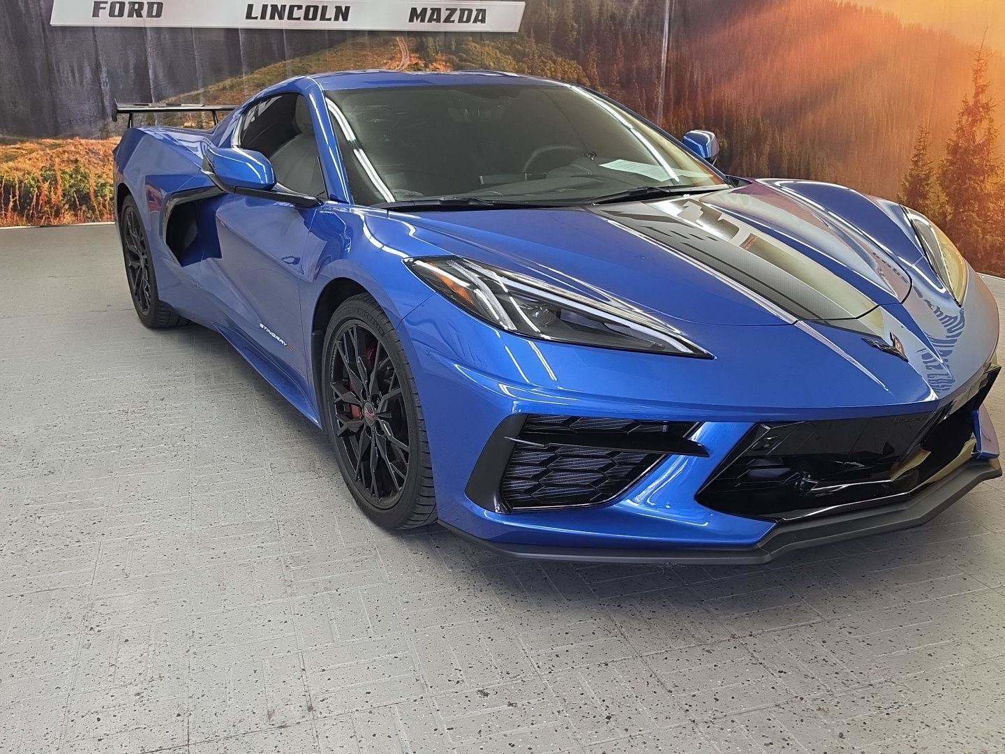 Used 2023 Chevrolet Corvette Stingray Preferred Cpe w/ Z51 Performance Package RWD image 1