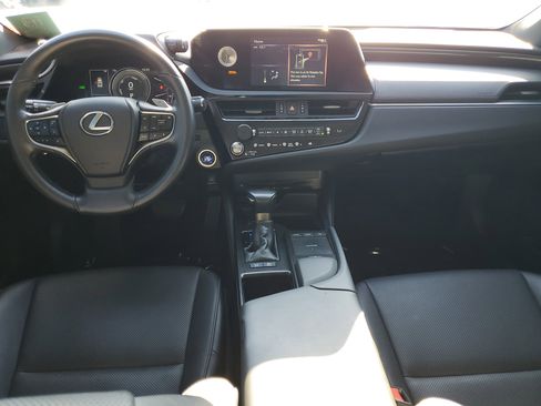 Used 2022 Lexus ES 300h w/ Accessory Package image 14