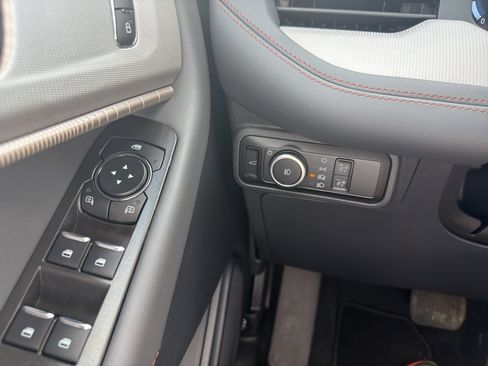 New 2026 Ford Explorer Active w/ Active Comfort Package RWD image 38