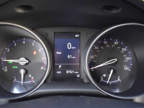 Used 2019 Toyota C-HR XLE FWD image 17