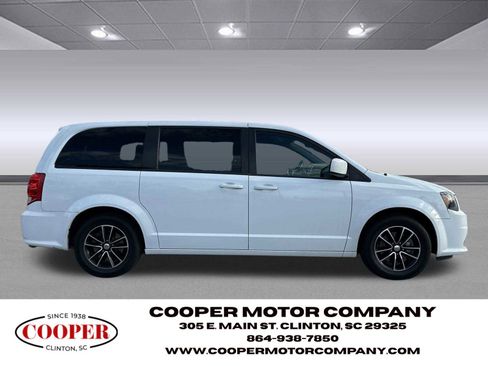 Used 2018 Dodge Grand Caravan SE image 8