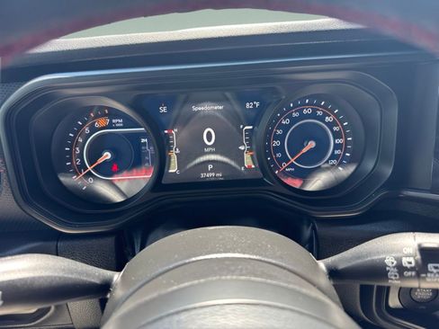 Used 2024 Jeep Wrangler Unlimited Rubicon AWD/4WD image 13